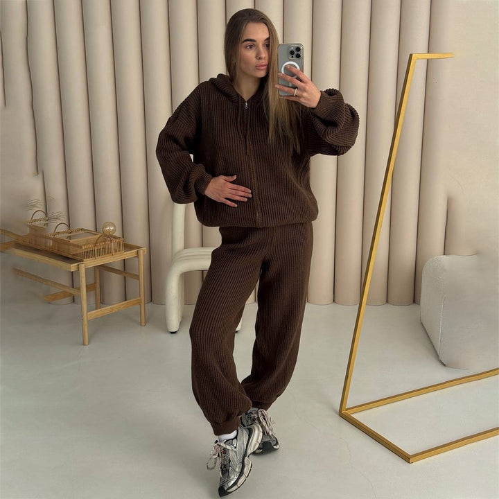 Damen Strickanzug mit lässigem Schnitt und modernem Hoody Drune