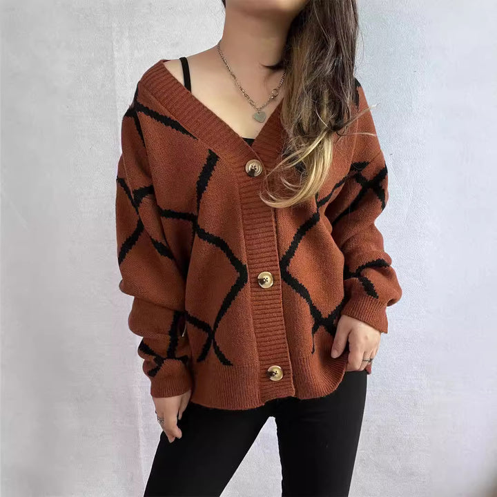 Damen Strickjacke mit modernem geometrischem Muster und hochwertigen Knopfdetails Drune