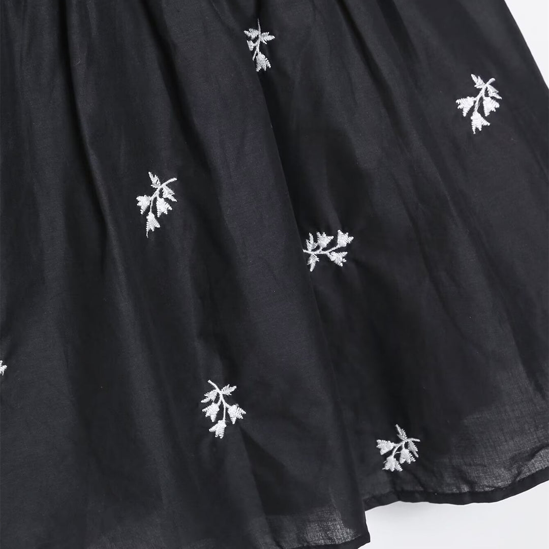 Damen Sommerkleid mit feinen Stickereien und verstellbaren Trägern Drune