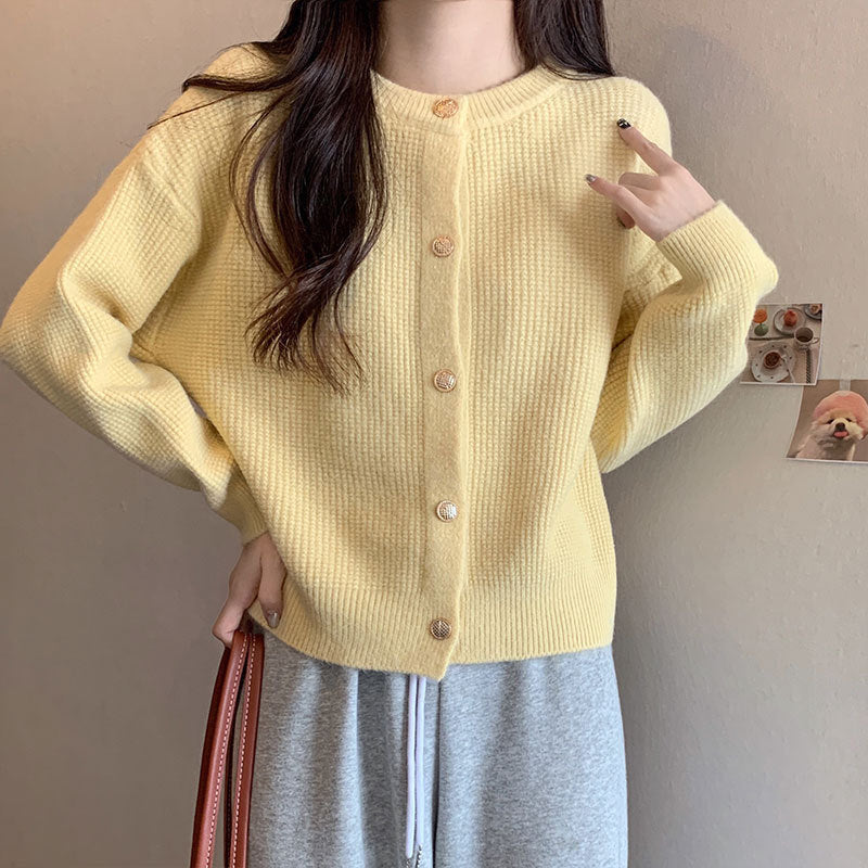Damen lässige Strickjacke mit feiner Struktur und goldenen Knopfdetails Drune