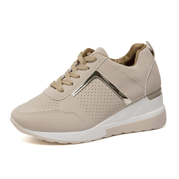 Damen  Keil‑Sneaker mit perforiertem Microfaser‑Upper, gepolsterter Fersenkappe und rutschfester Profilsohle Drune