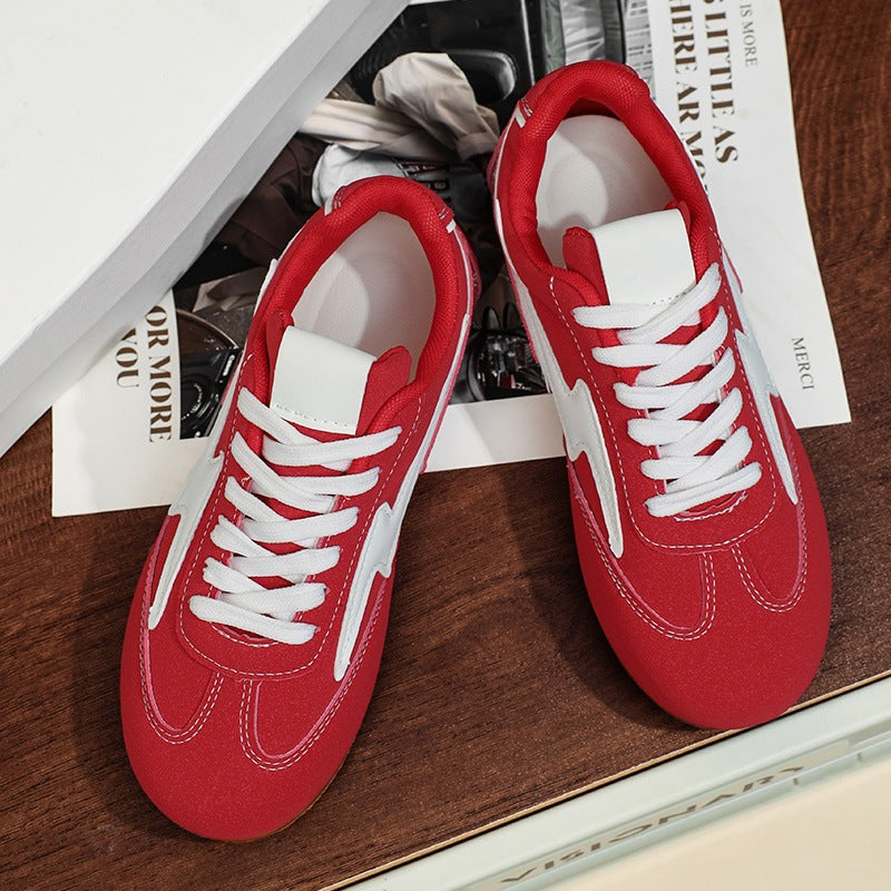 Damen leichte Retro-Skate-Sneaker mit gesteppter Seitenwand, gepolstertem Knöchelkragen und rutschfester Gummilaufsohle Drune