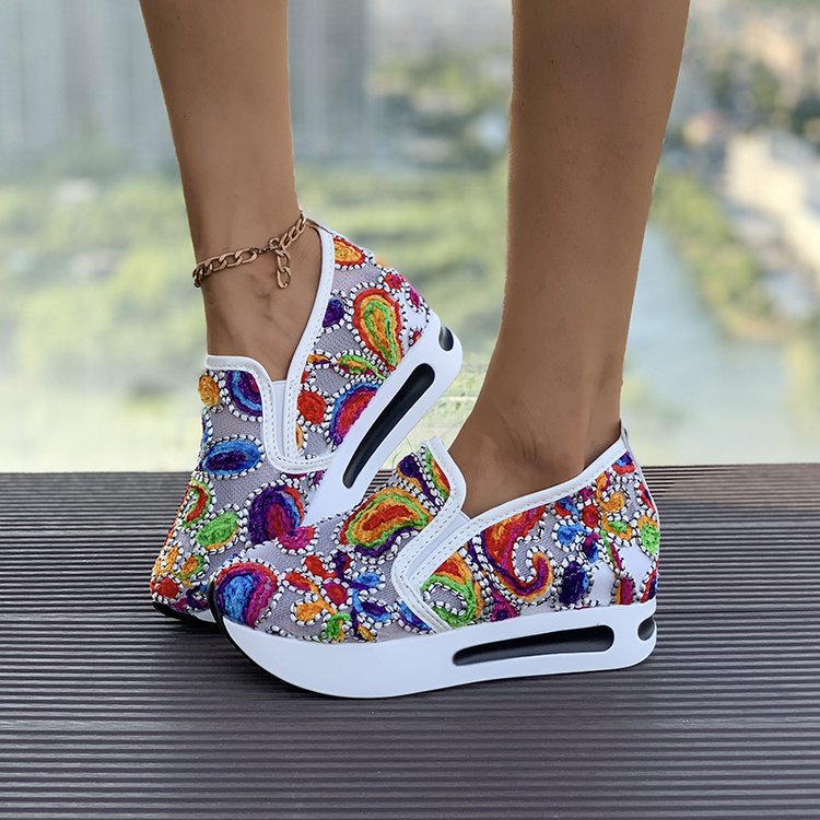 Damen Slip-On Keil-Sneaker mit besticktem Canvas-Obermaterial und luftgepolsterter Plateau-Sohle Drune