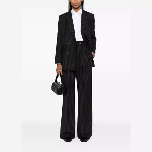 Damen Zweiteiliger Nadelstreifen-Anzug mit oversized Doppelreiher und weiten Bundfaltenhosen Drune