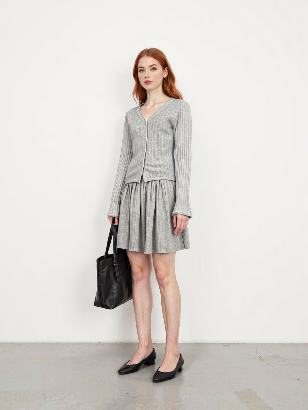 Damen Feinstrick-Cardigan mit V-Ausschnitt und plissiertem Minirock-Set Drune