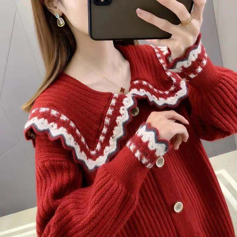 Damen Strickjacke mit dekorativem Kragen und großen Knöpfen Drune