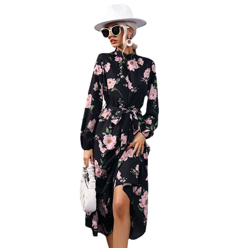 Damen Maxikleid mit Stehkragen, Blumenprint, Taillengürtel und Volantstufe Drune