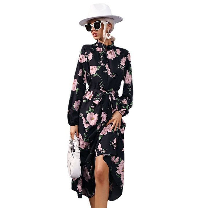 Damen Maxikleid mit Stehkragen, Blumenprint, Taillengürtel und Volantstufe Drune