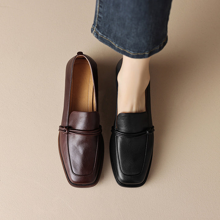 Damen Mokassins mit eleganter Lederverarbeitung und stilvollen Bindegürtel Drune