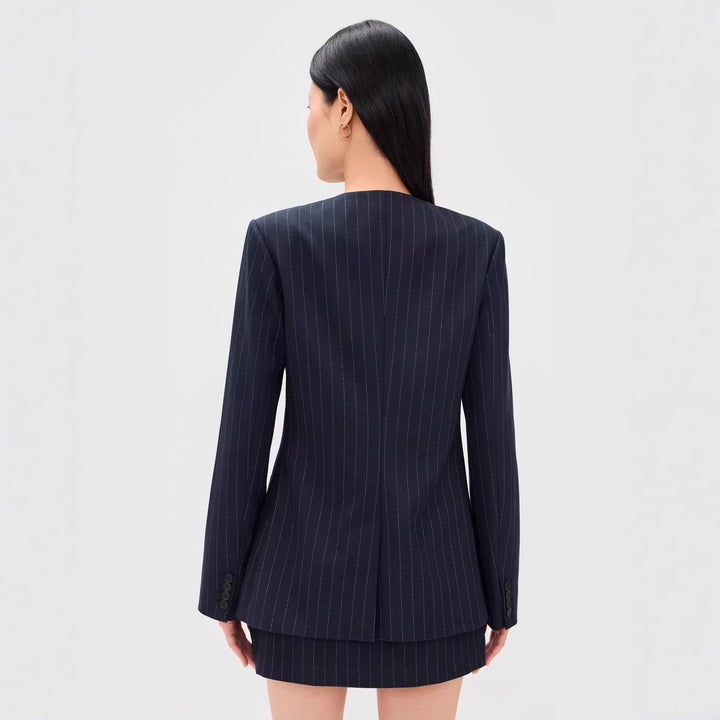 Damen Zweiteiliges Nadelstreifen-Tailoring-Set mit kragenlosem Blazer und hochgeschnittenem Minirock Drune