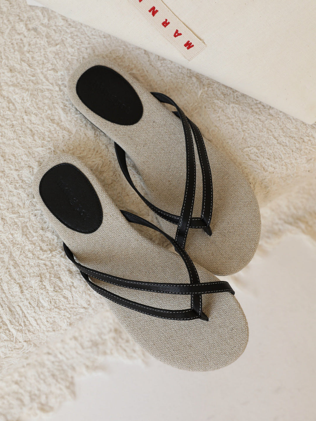 Damen Elegante und bequeme Zehentrenner mit weichem Fußbett Drune