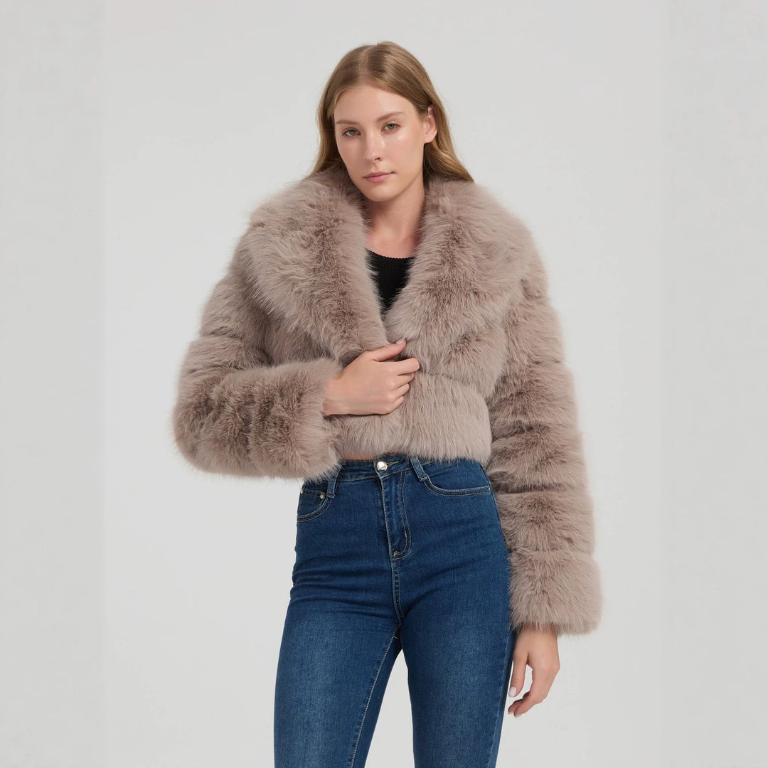 Damen Kurz geschnittene Kunstpelz‑Bolerojacke mit voluminösem Schalkragen Drune