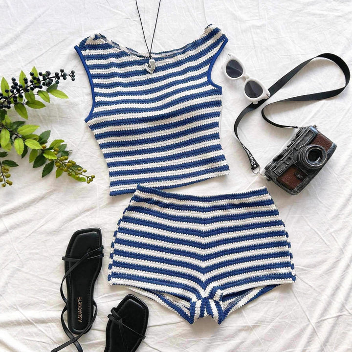 Damen Strand-Outfit mit gestreiftem Crop-Top und Shorts Drune