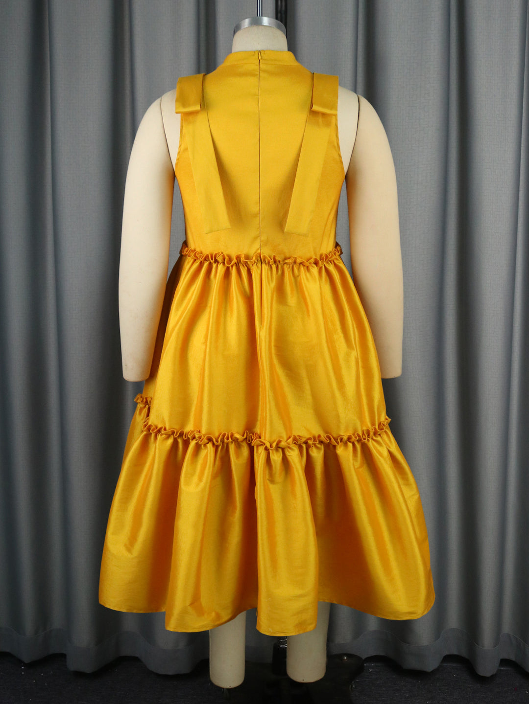 Damen Elegantes Maxikleid mit voluminösem Rock Drune