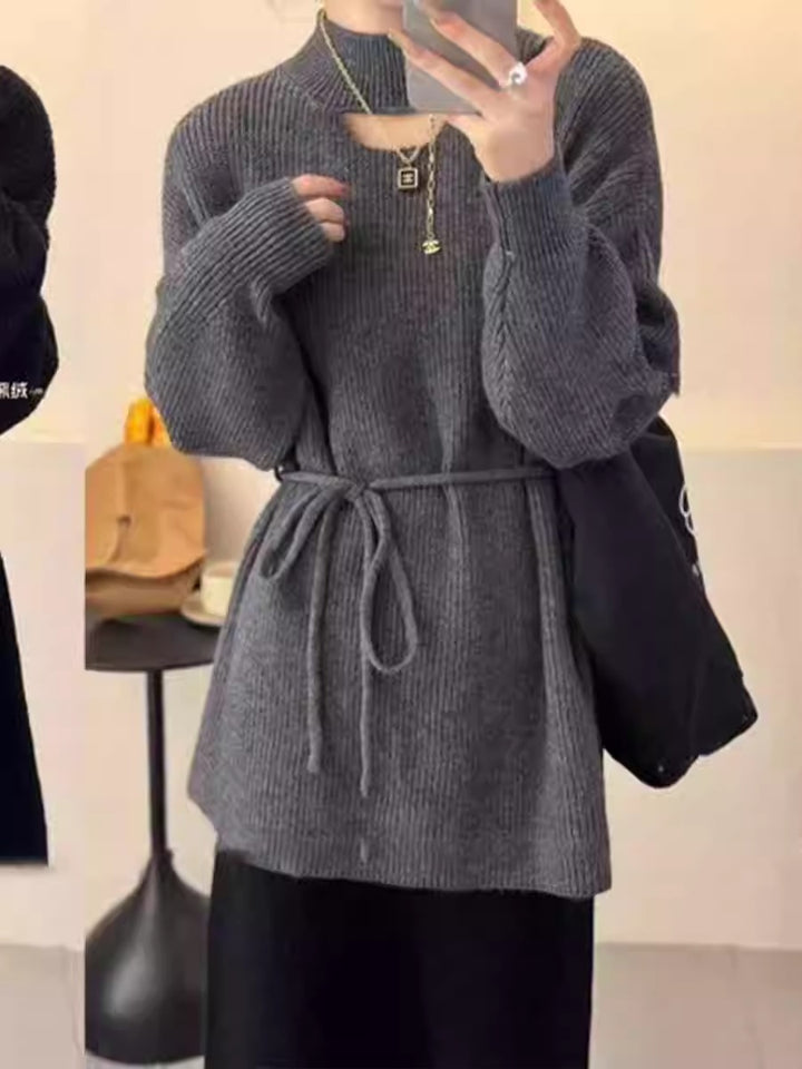 Damen Strickkleid mit hohem Kragen und eleganter Taillierung Drune