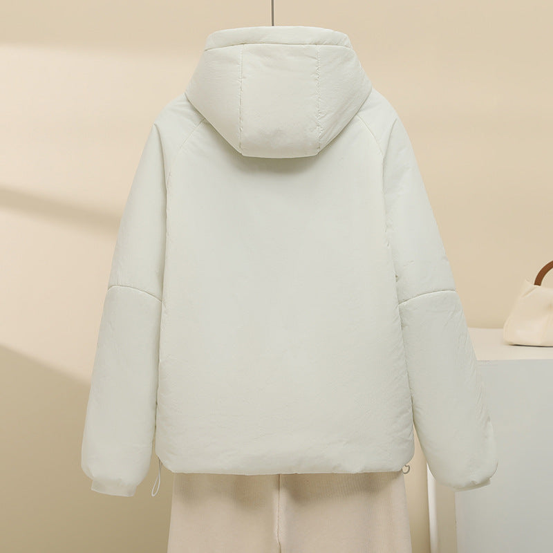 Damen nan gesteppte Kapuzenjacke mit kurzem Boxy‑Schnitt, verstellbarem Saum und wärmender Wattierung Drune