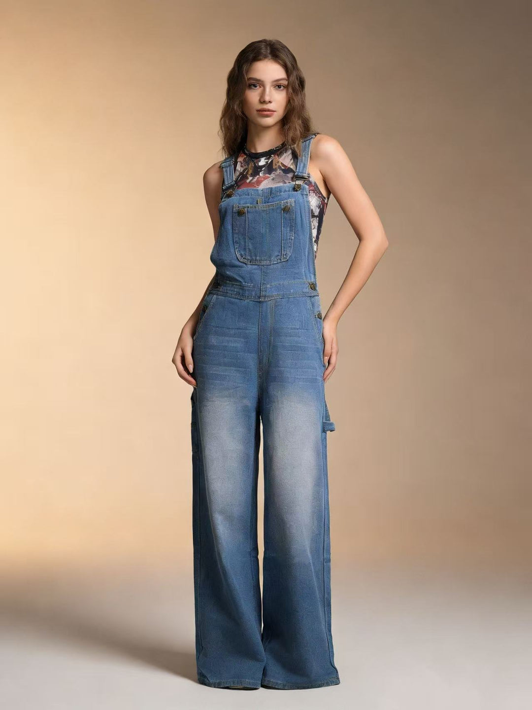 Damen Latzhose im lässigen oversized Schnitt mit funktionalen Seitentaschen Drune