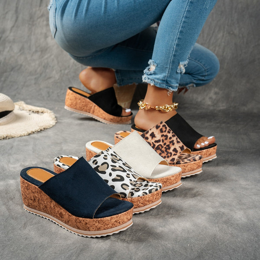 Damen Wedge-Pantoletten mit wildem Leopardenmuster und komfortabler Korksohle Drune