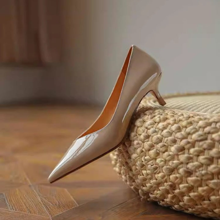Damen Spitz zulaufende Lack-Pumps mit niedrigem Kittenabsatz Drune