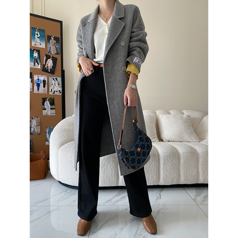 Damen modische Strickjacke mit farblich abgesetzten Ärmeln und Knopfdetails Drune