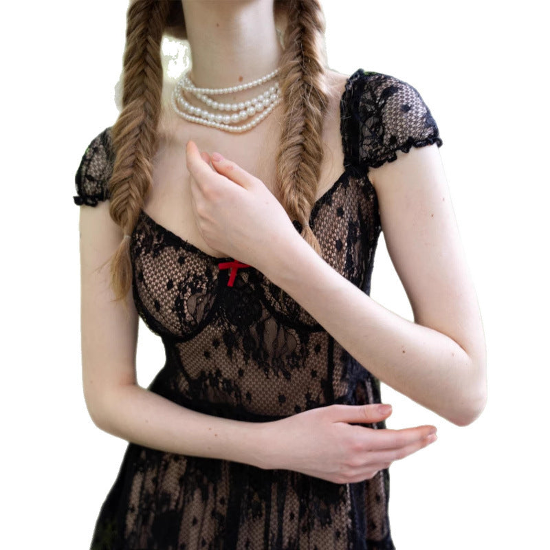 Damen Spitzenkleid mit verspielten Rüschendetails und transparentem Design Drune