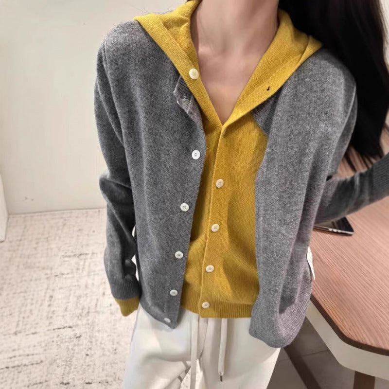 Damen Kuschelige Strickjacke mit kontrastierendem V-Ausschnitt und Knopfdetails Drune