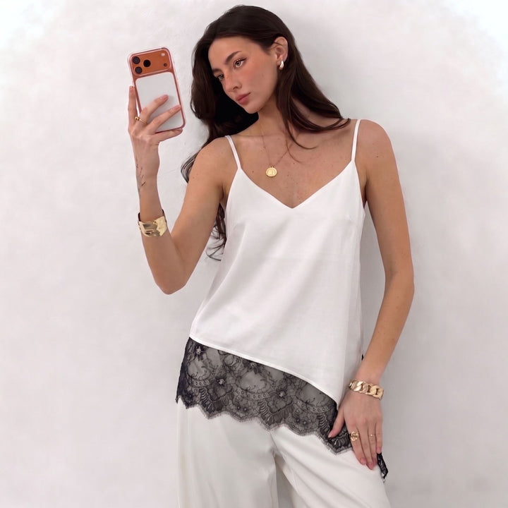 Damen Spitzen-Top mit elegantem V-Ausschnitt und zarter Raffung Drune