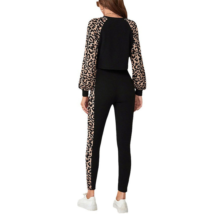 Damen Athleisure Set mit modischen Leopardenärmel und Slim Fit Drune