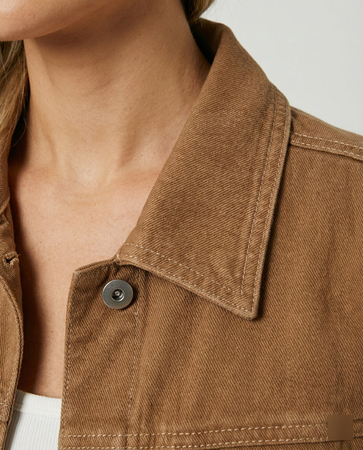 Damen Mode kurze klassische Jeansjacke mit aufgesetzten Brusttaschen und verkürztem Saum Drune
