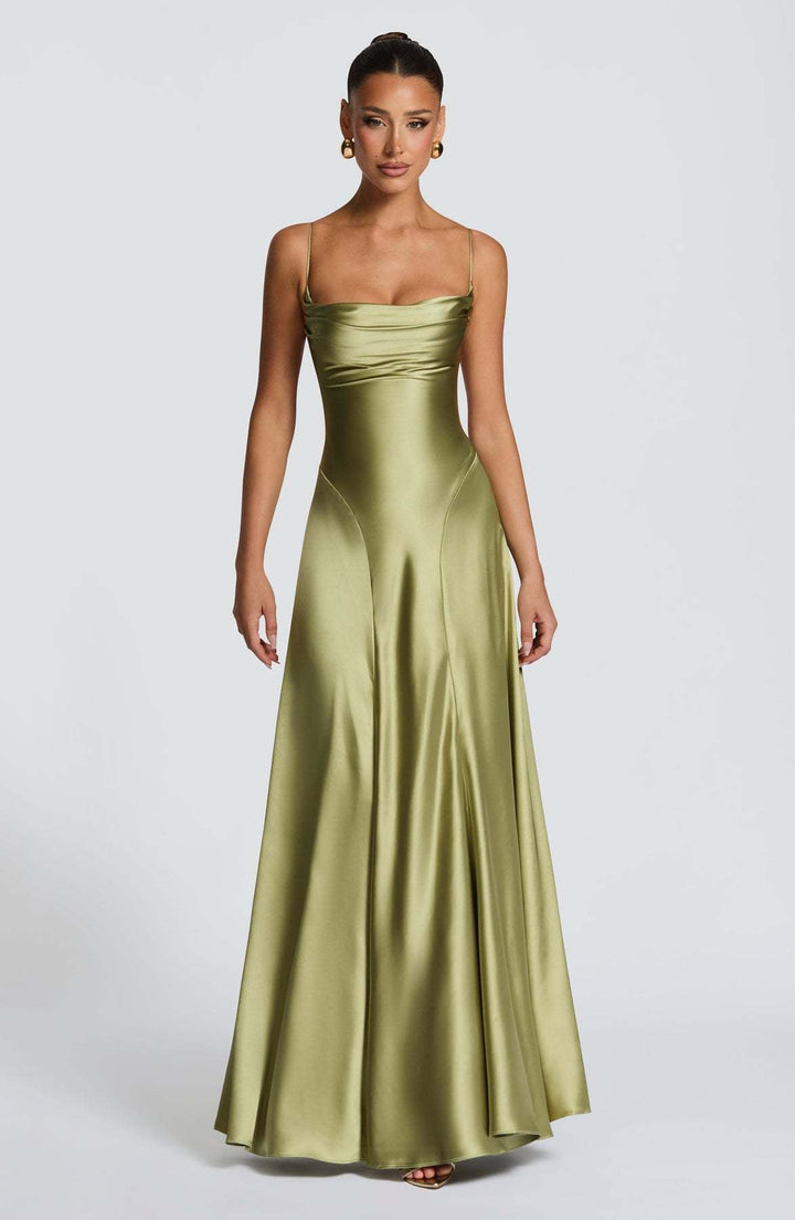 Damen Elegantes Maxikleid mit raffinierten Spaghetti-Trägern und fließendem Satin Drune