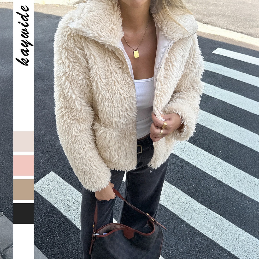 Damen nan Teddyjacke mit Reißverschluss, hochgeschlossenem Kragen, aufgesetzten Taschen und kurzer Passform Drune