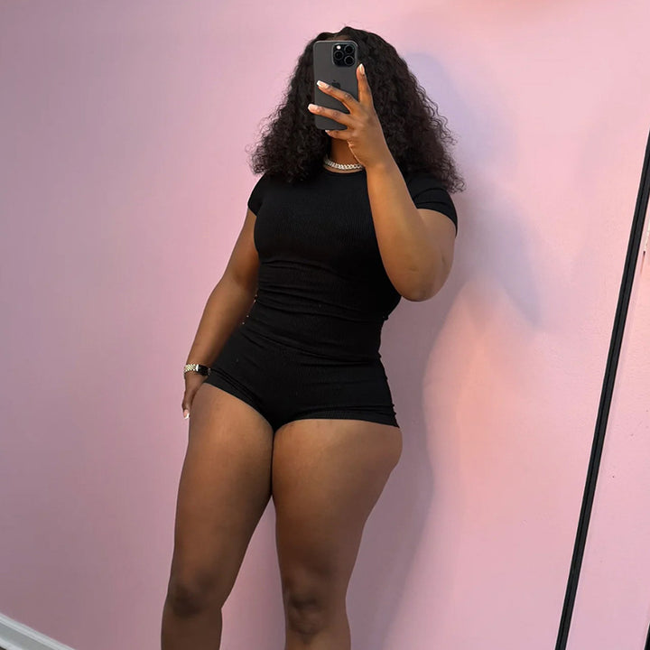 Damen Figurbetontes Jumpsuit mit kurzen Ärmeln und Rippenstruktur Drune