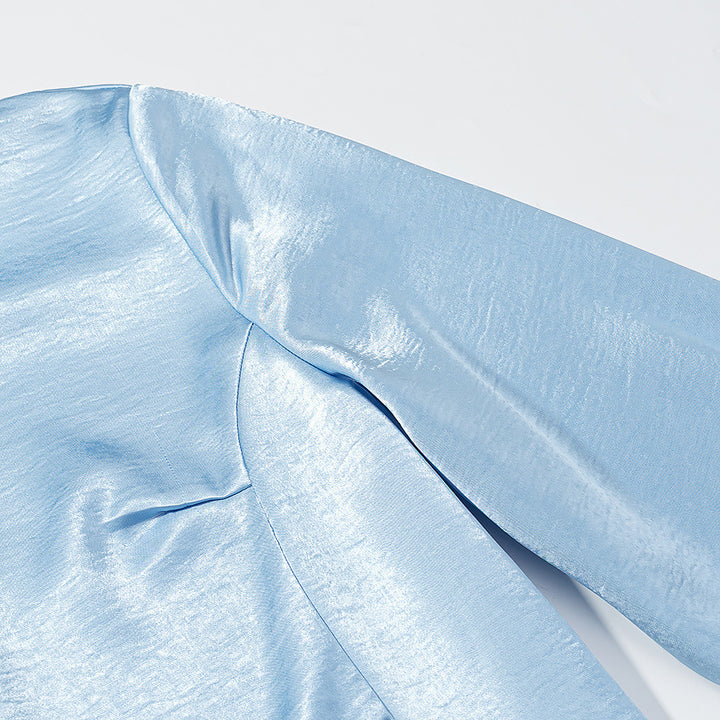 Damen Satinbluse mit taillierten Teilungsnähten, durchgehender Knopfleiste und breiten Manschetten Drune
