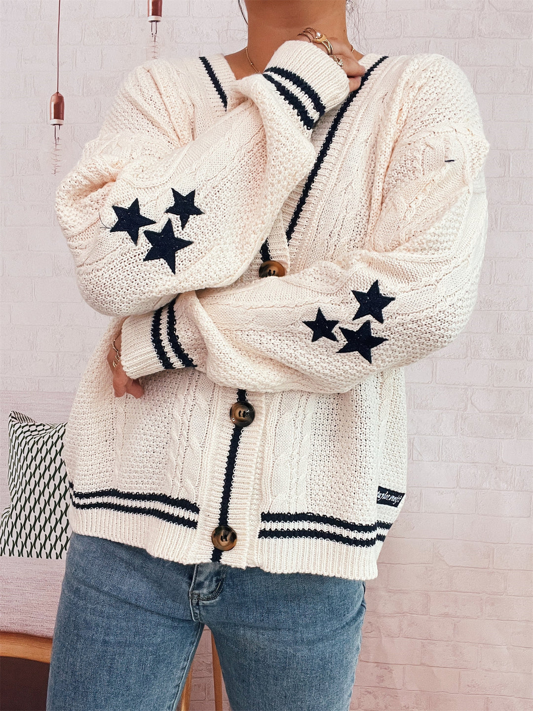 Damen gemütliche Strickjacke mit Sternen-Applikationen und modernen Details Drune
