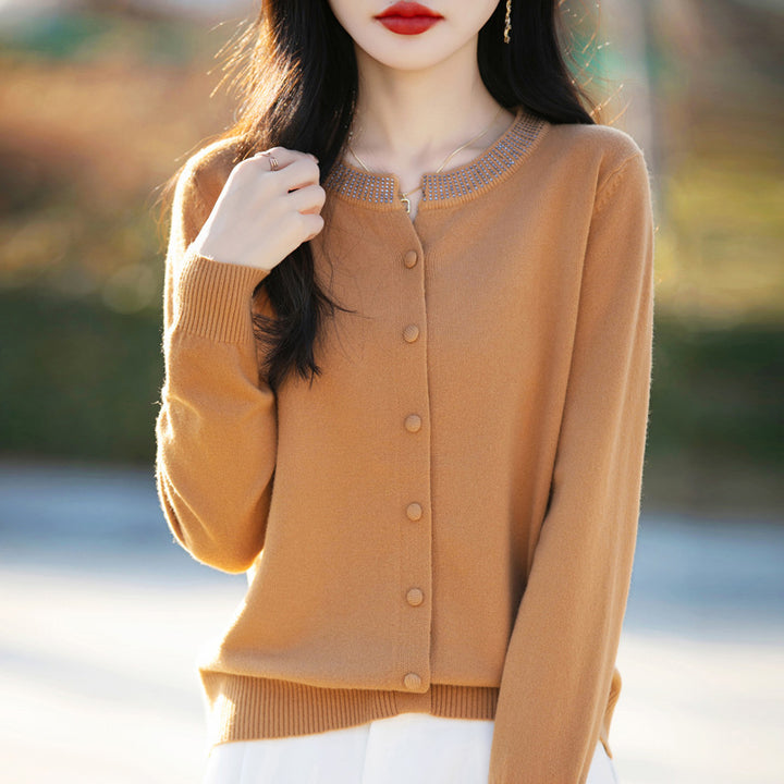 Damen Kurzcardigan aus ultrafeinem Baumwollmix mit funkelnder Kristallkante und Ton-in-Ton-Knopfleiste Drune