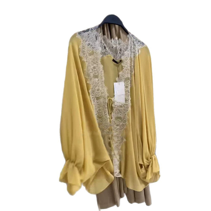 Damen Blusenjacke mit Spitzeneinsatz, tiefem V und Ballonärmel Drune
