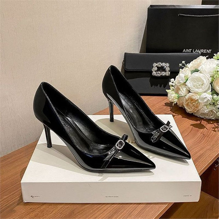 Damen Spitz zulaufende Lack‑Pumps mit hohem Stiletto‑Absatz und Kristall‑Schleifenapplikation Drune