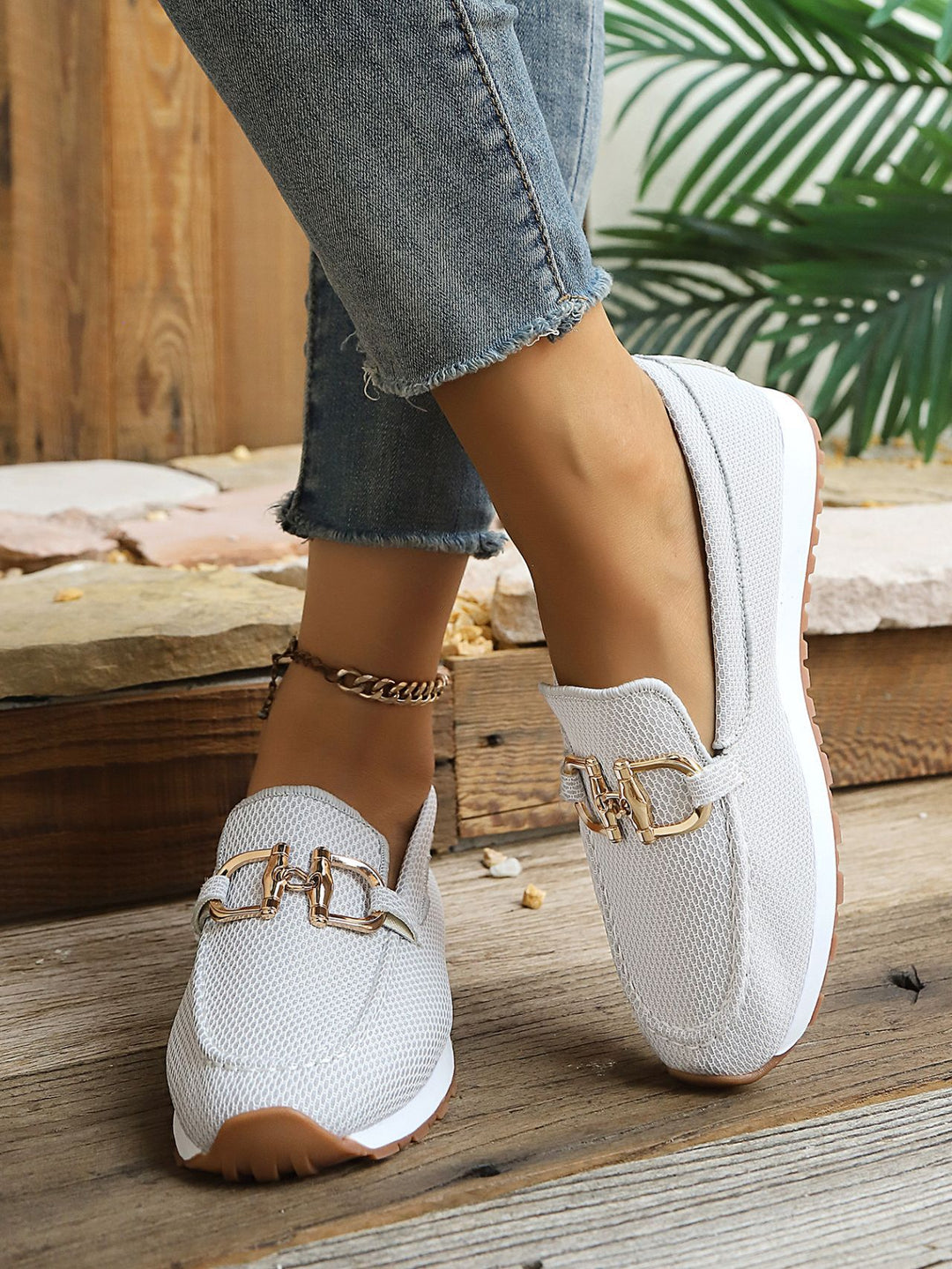 Damen Atmungsaktive Mesh-Slipper-Loafer mit goldfarbener Schnallendekor und leichter Gummisohle Drune