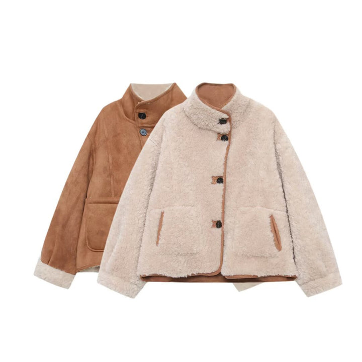 Damen nan kurze Lammfellimitatjacke mit Stehkragen, großer aufgesetzter Taschen und knöpfbarer Front Drune