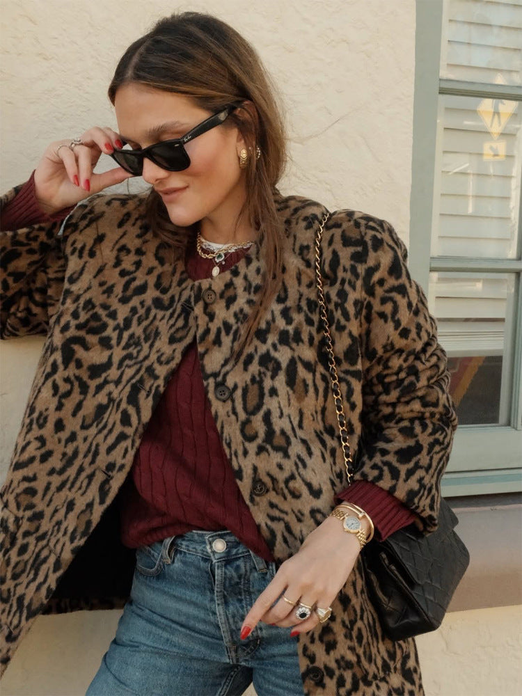 Damen Kurz geschnittener Kunstpelzmantel mit Leopardmuster und kastiger Silhouette Drune