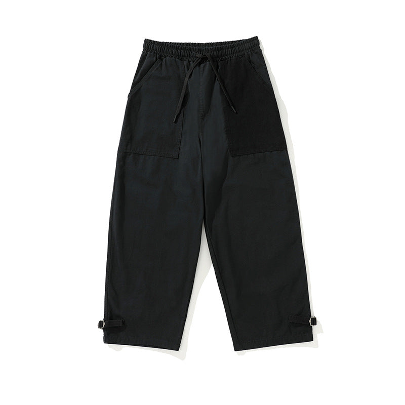 Herren weite Cropped Cargo‑Hose mit elastischem Tunnelzugbund, aufgesetzten Taschen und verstellbaren Knöchelriemen Drune