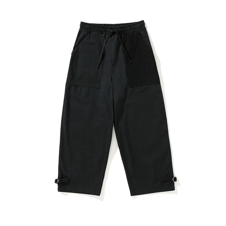 Herren weite Cropped Cargo‑Hose mit elastischem Tunnelzugbund, aufgesetzten Taschen und verstellbaren Knöchelriemen Drune