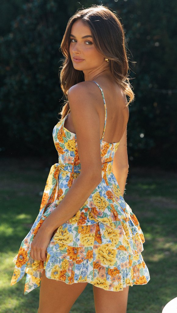 Damen Minikleid mit fließendem Rock und verspieltem floralen Muster Drune