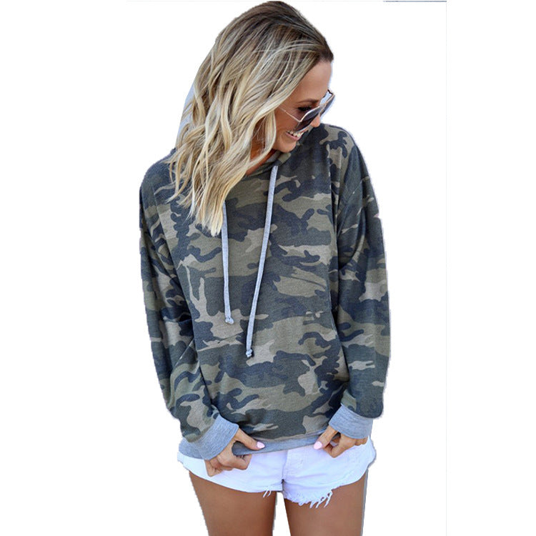 Damen Hoodie mit lässigem Camouflage-Muster und praktischen Kängurutaschen Drune