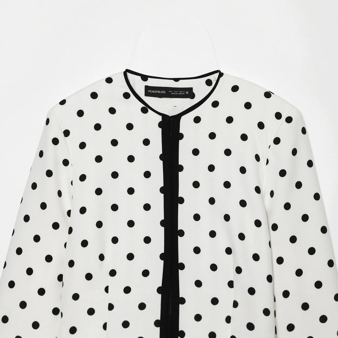 Damen nan kurz geschnittener Polka‑Dot Blazer mit Rundhalsausschnitt, verdeckter Knopfleiste und kontrastpaspel Drune
