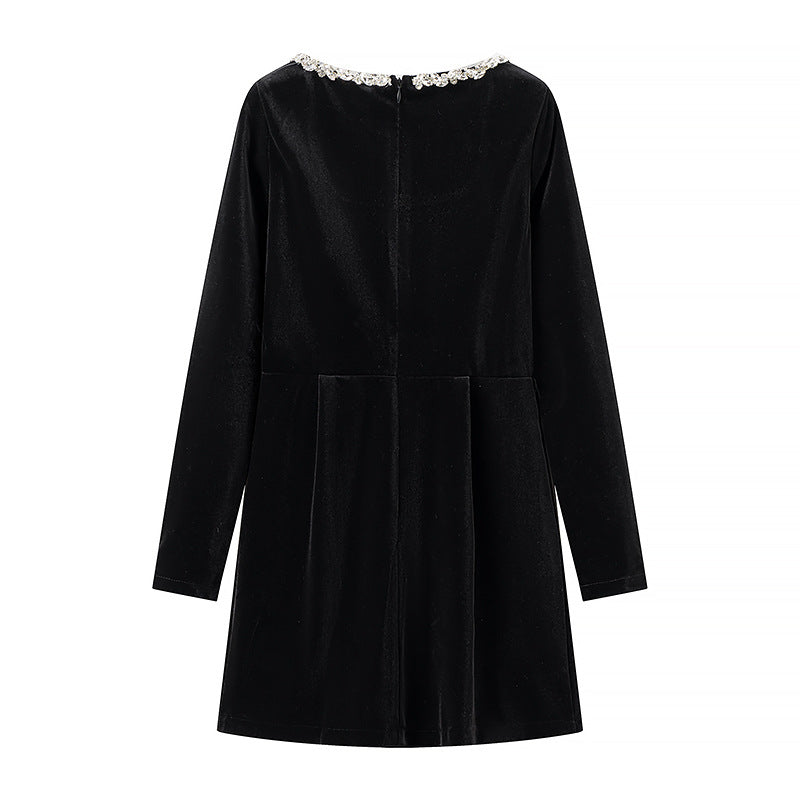Damen Velourskleid mit eleganter Schmuckkragenverzierung Drune