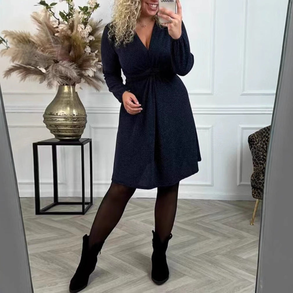 Damen nan knielanges V-Ausschnitt-Kleid mit geraffter Taillenpasse aus leichtem Glanzstrick Drune