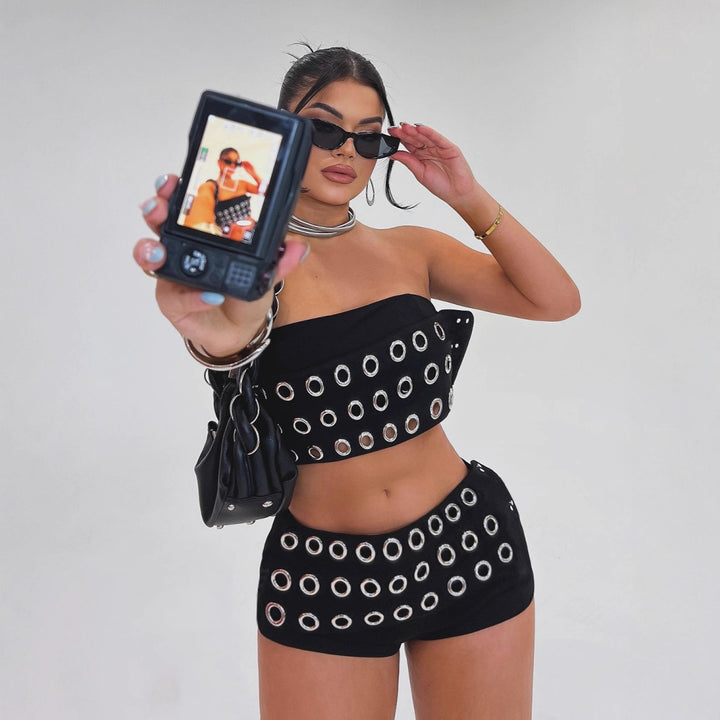 Damen Minirock mit kreativem Schnallendesign und kontrastierenden Ösen Drune