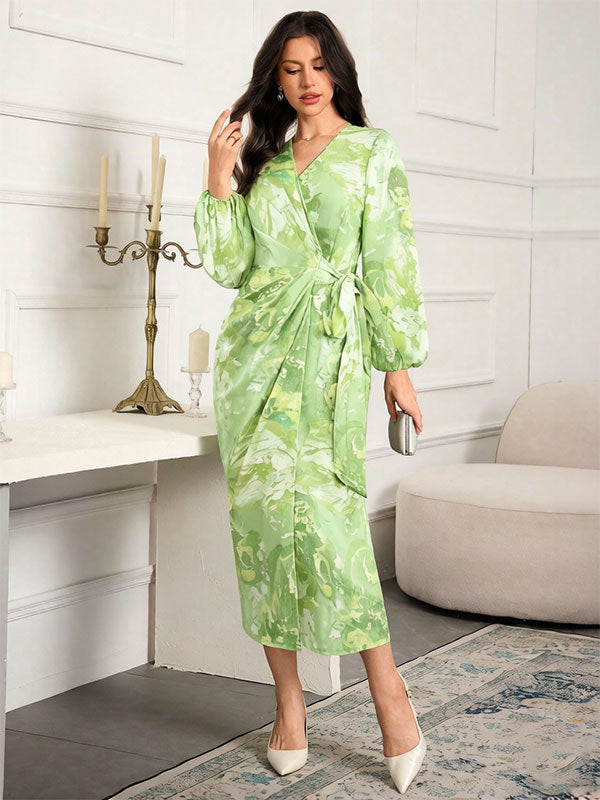 Damen Elegantes Wickelkleid mit floralen Akzenten Drune