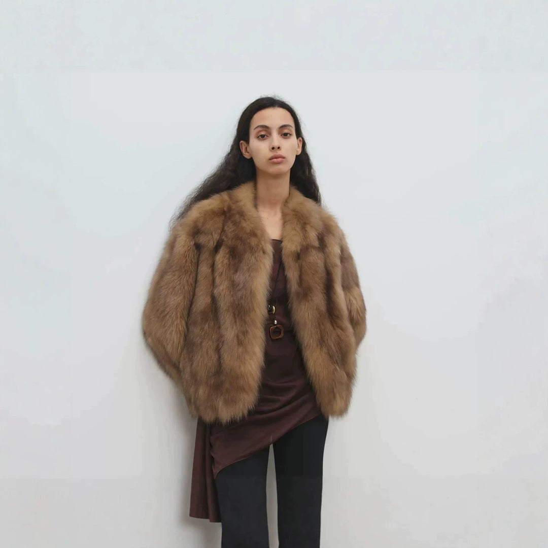 Damen Kurzmantel aus hochflorigem Kunstpelz mit tailliertem Boxy-Schnitt und voluminösem Schalkragen Drune